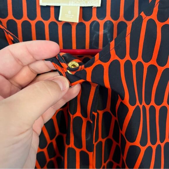 Michael Michael Kors Sleeveless Top w/ Hidden Buttons Size 6 Red Dark Blue - Picture 4 of 10